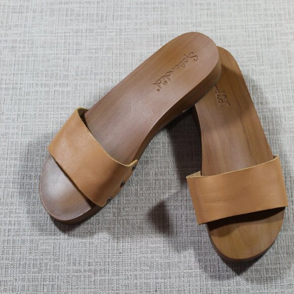 Splendid Wooden Body Leather Strapped Sandals - Picture 1 of 6